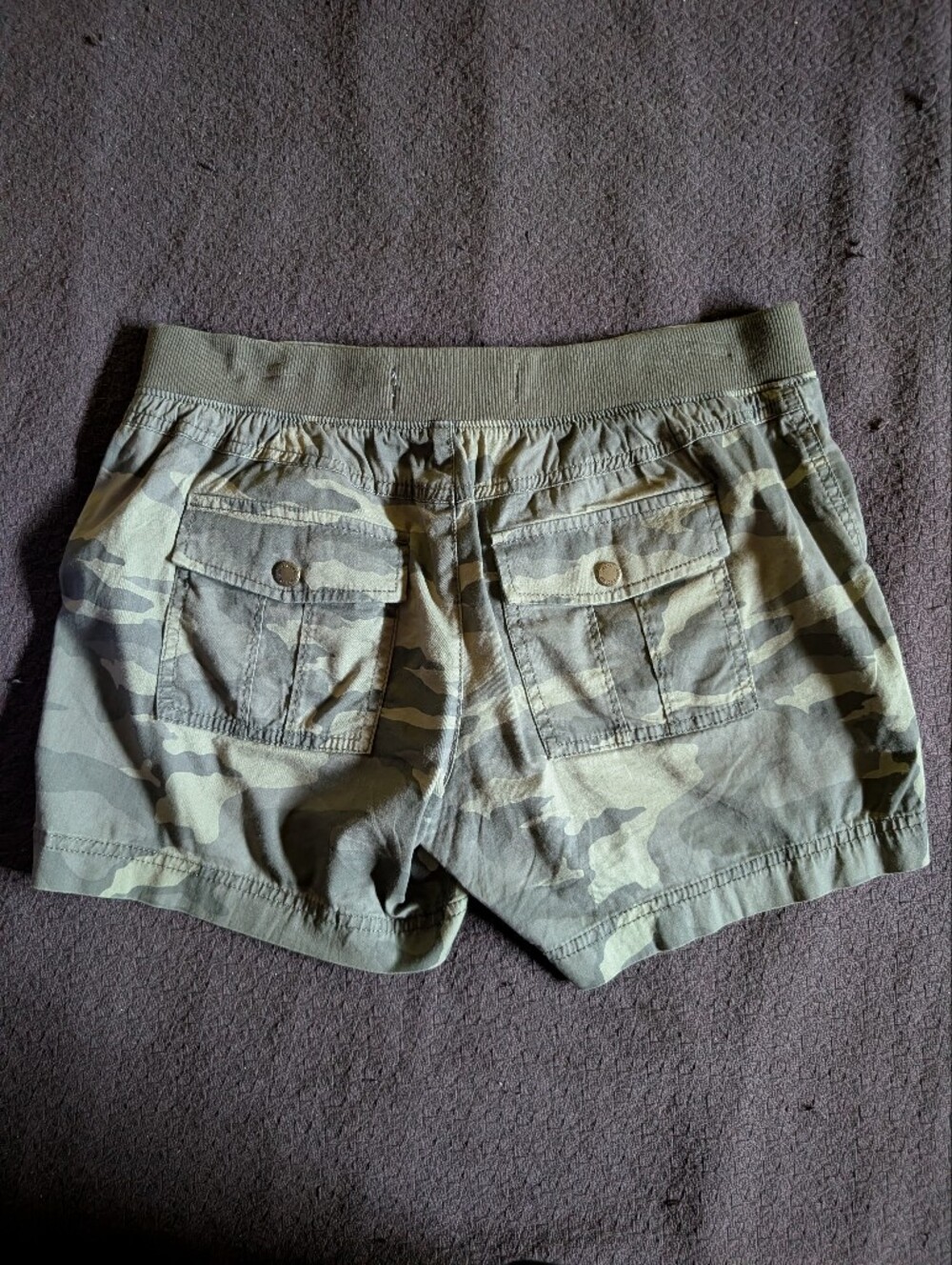Sonoma Olive Camo Cargo Shorts Size 6 EUC - Picture 2 of 4